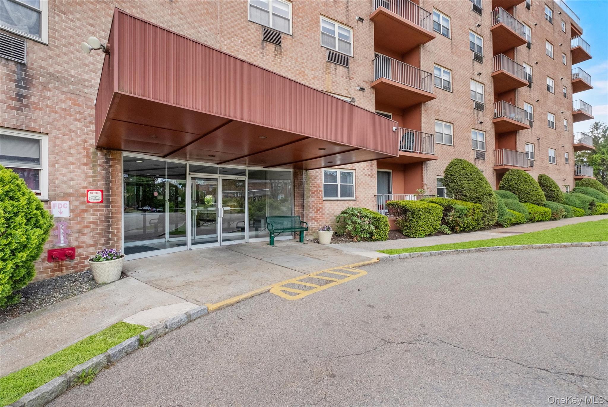 1 Lakeview Drive Unit: 1P