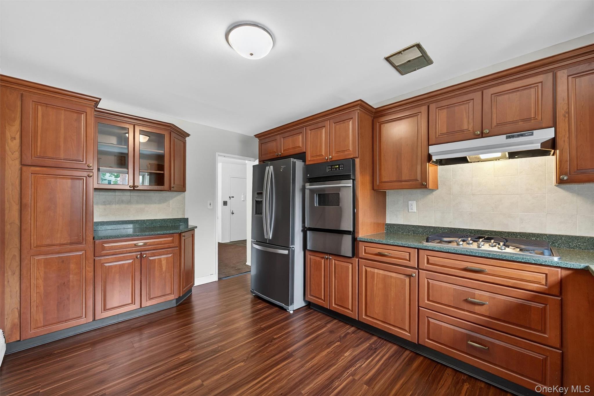 1 Lakeview Drive Unit: 1P