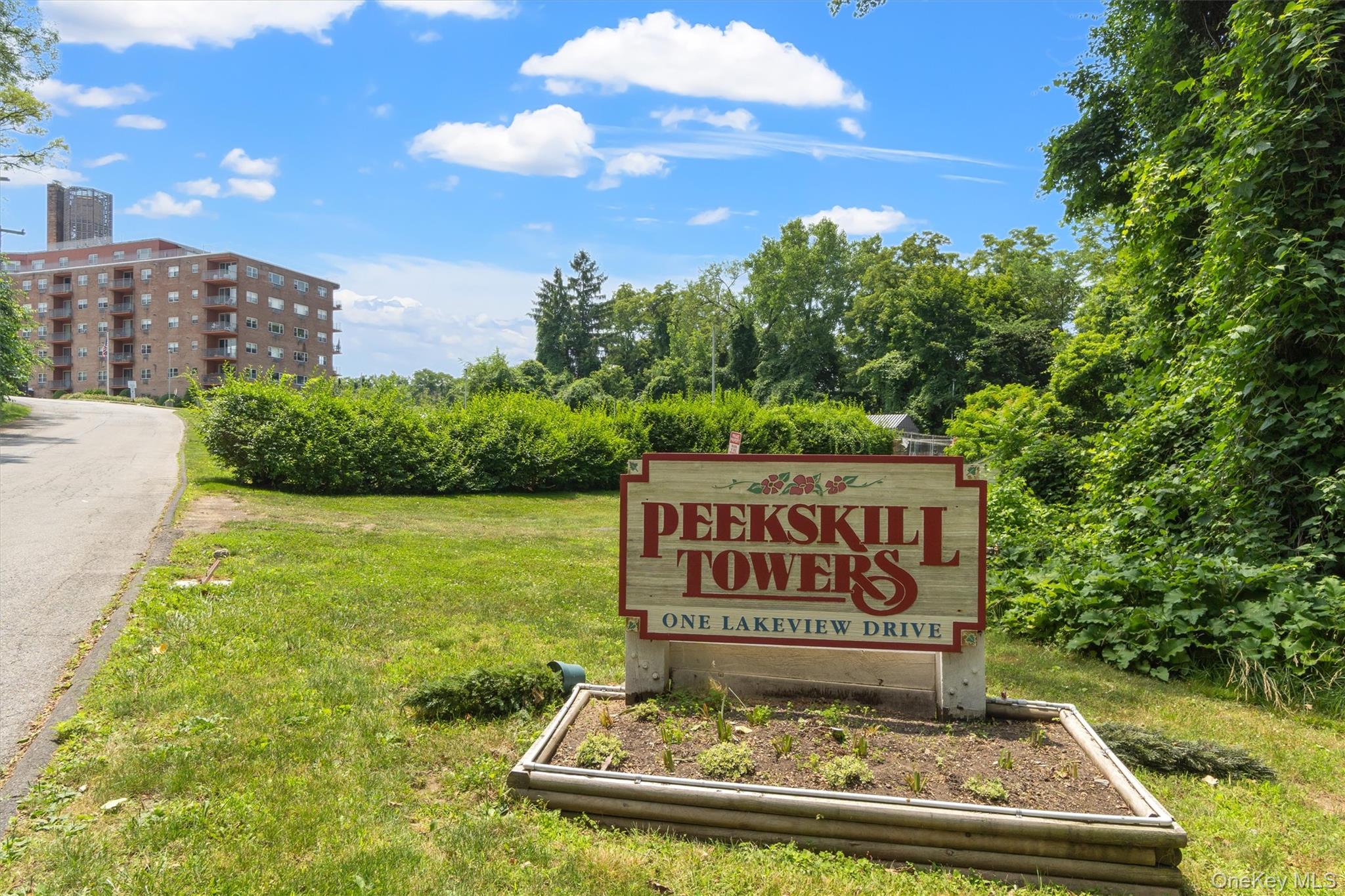 1 Lakeview Drive Unit: 1P