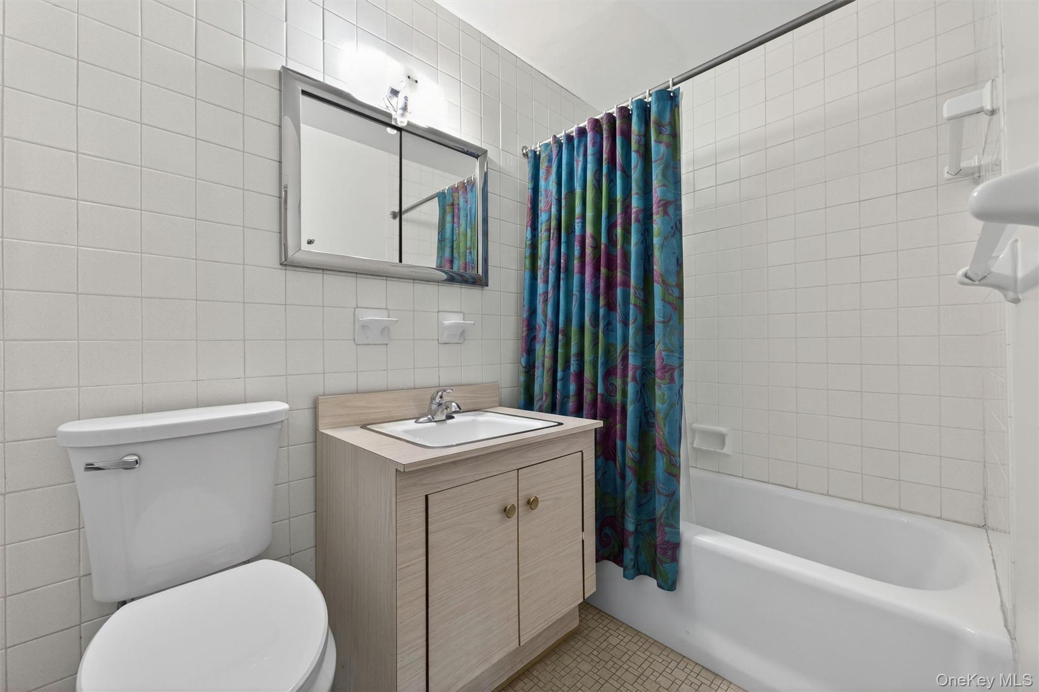 1 Lakeview Drive Unit: 1P