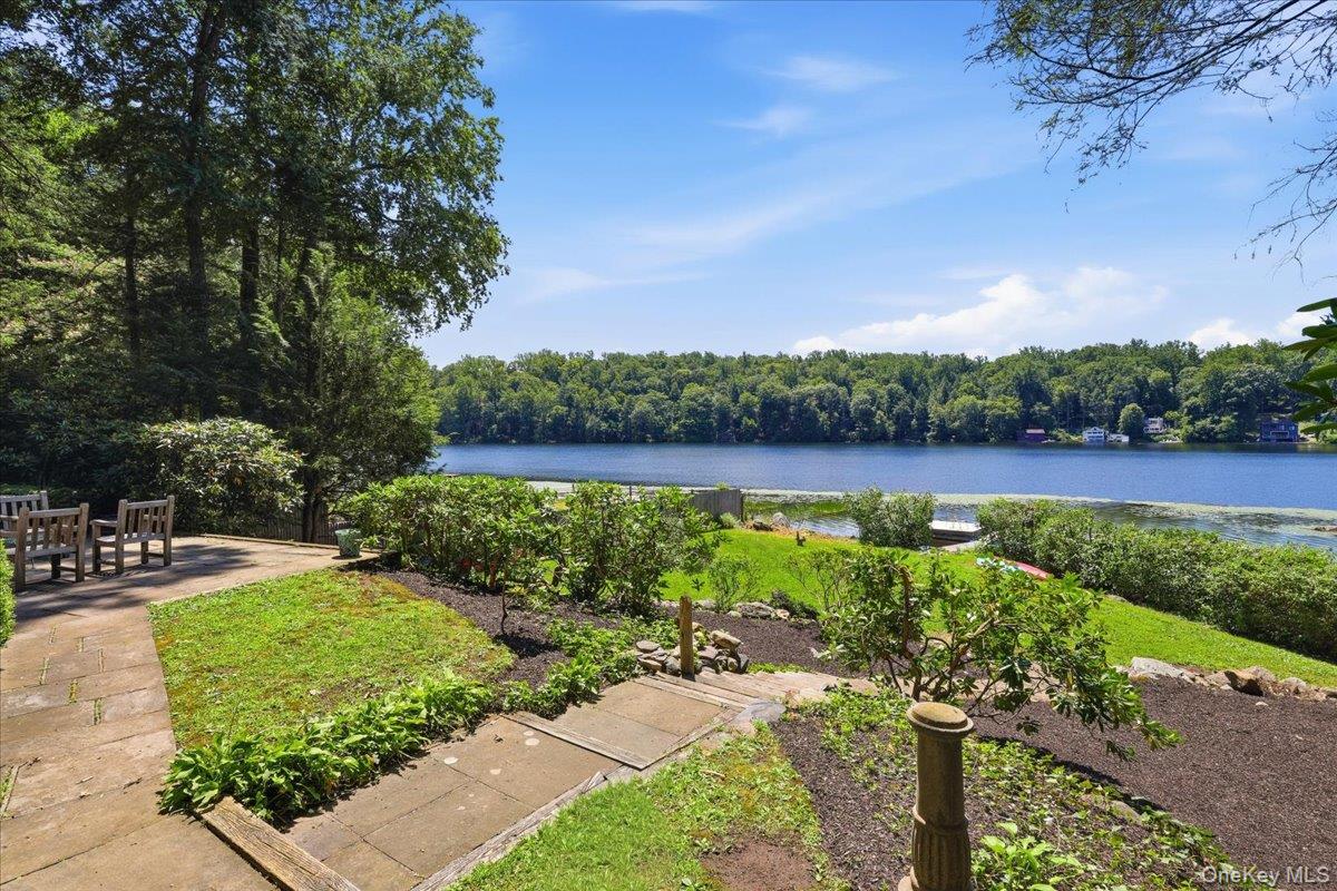 56 Twin Lakes Road