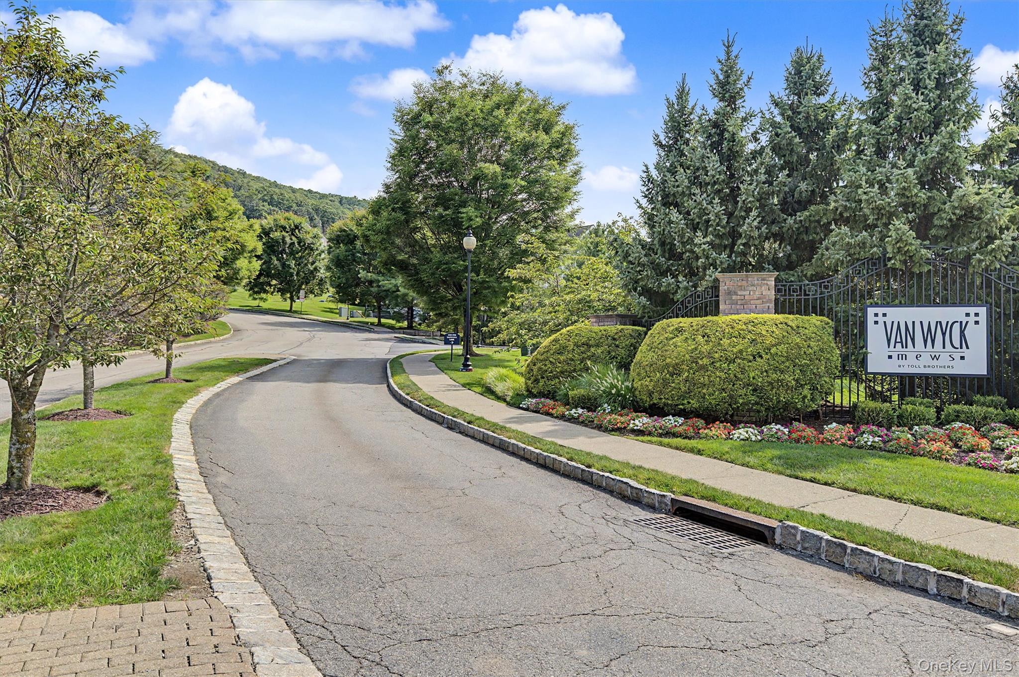 2806 Bennington Drive
