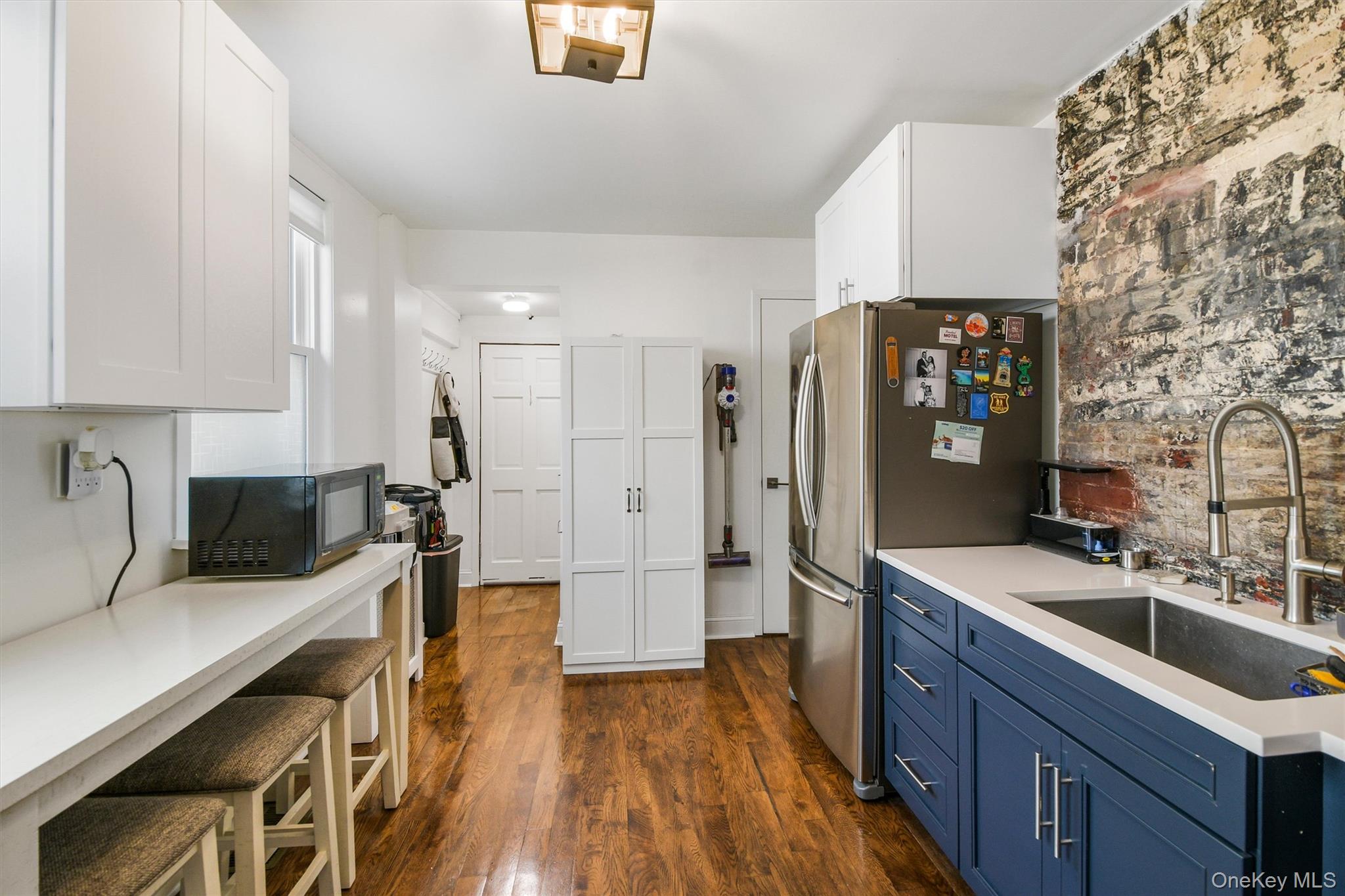 1 Bayview Avenue