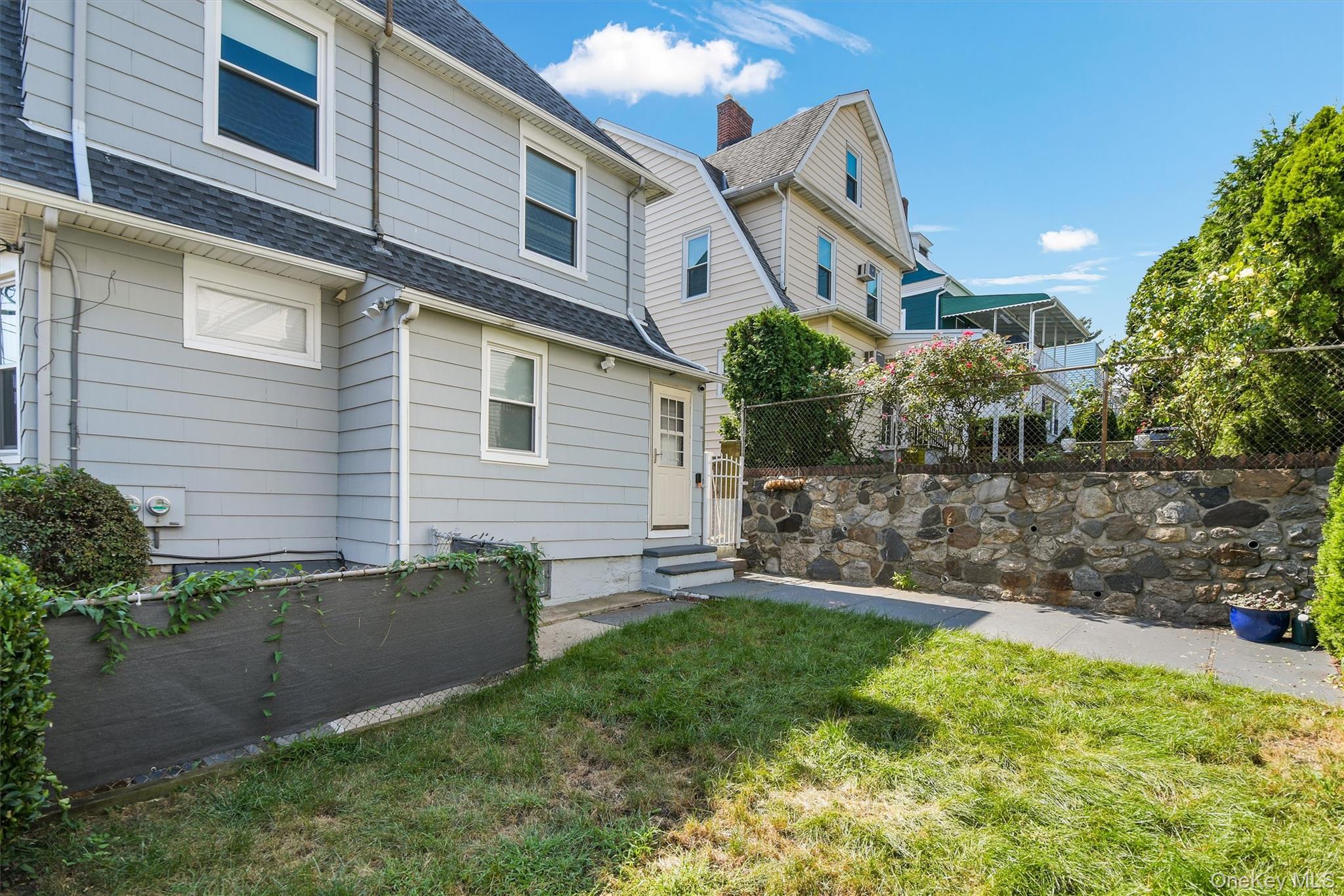 1 Bayview Avenue