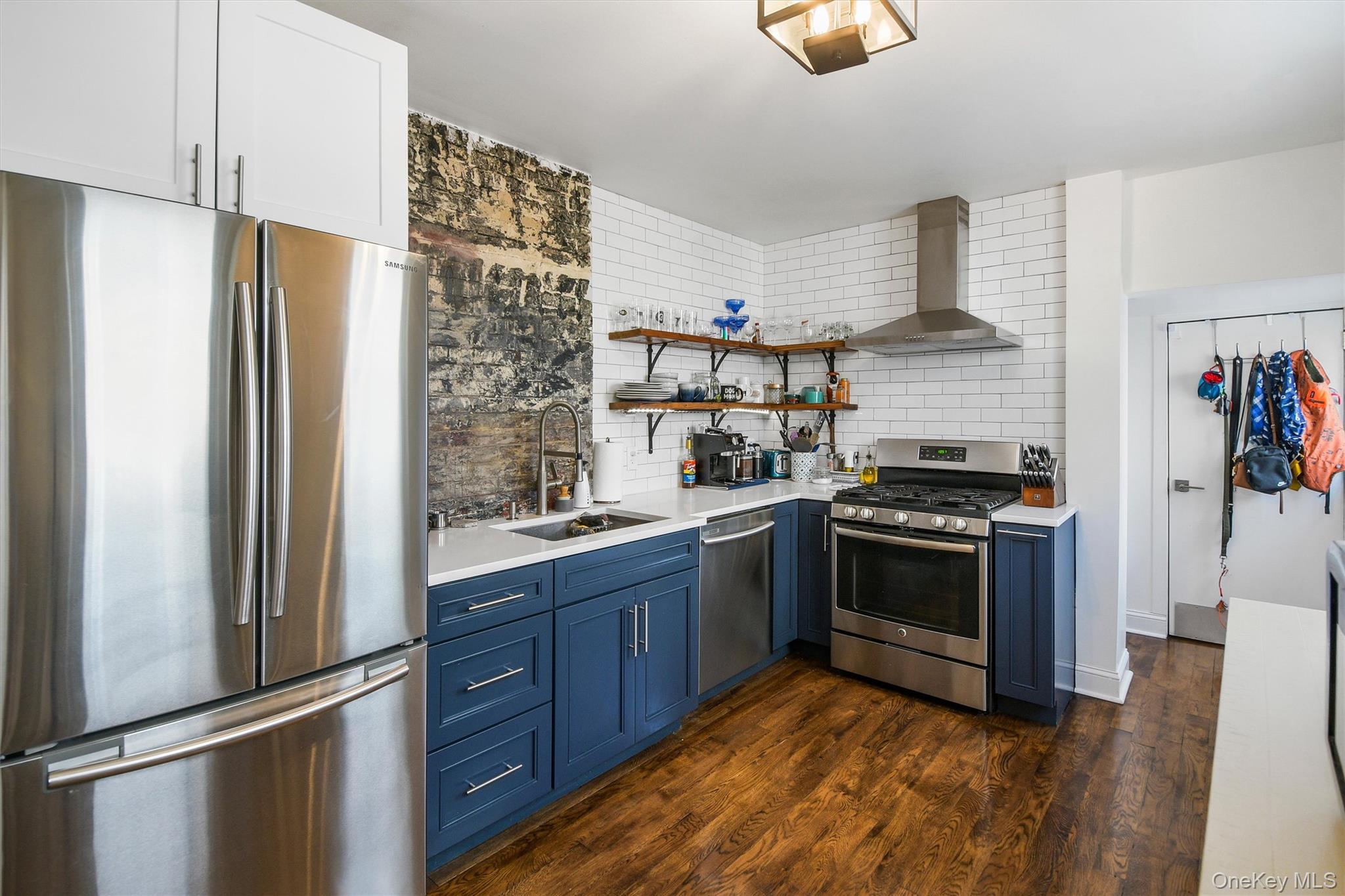 1 Bayview Avenue