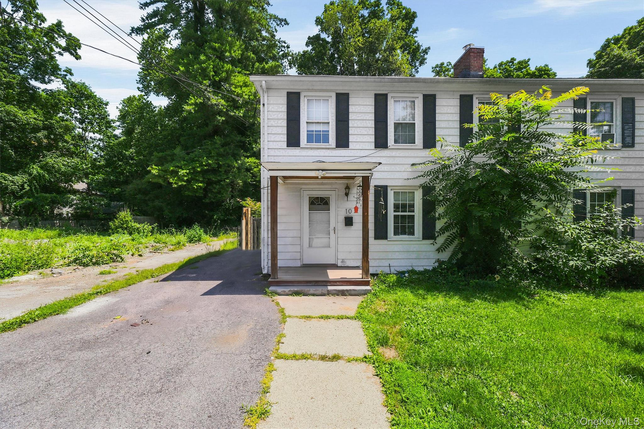 10 Dutchess Avenue