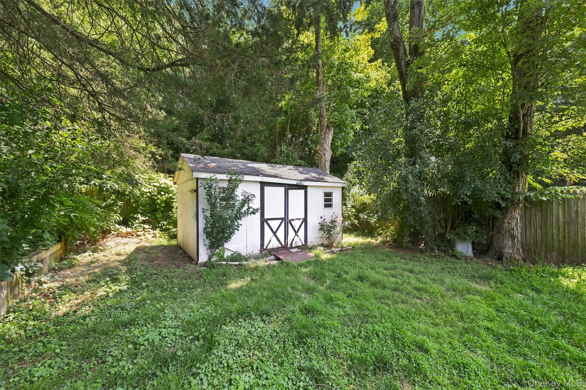 10 Dutchess Avenue