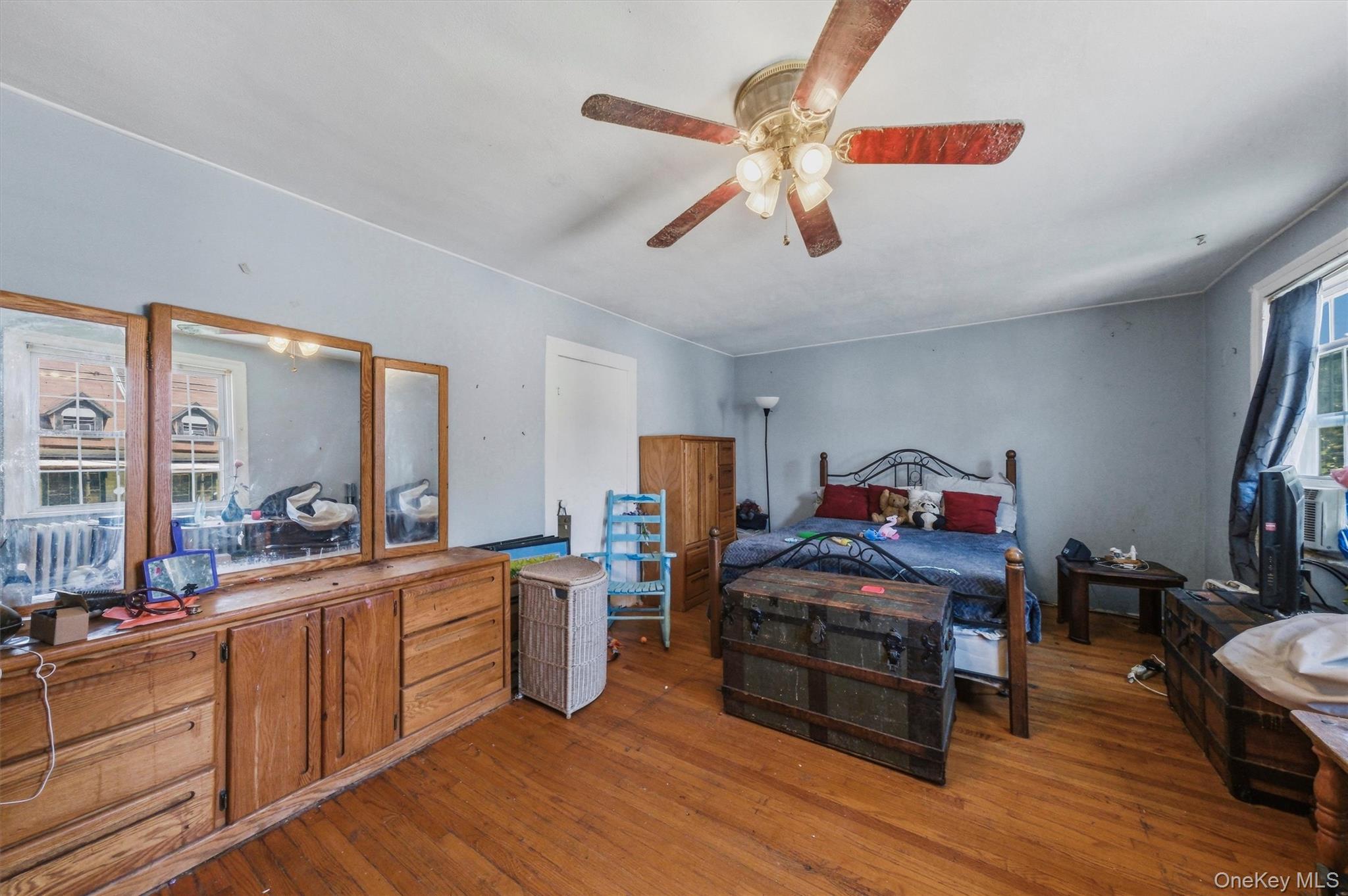 10 Dutchess Avenue