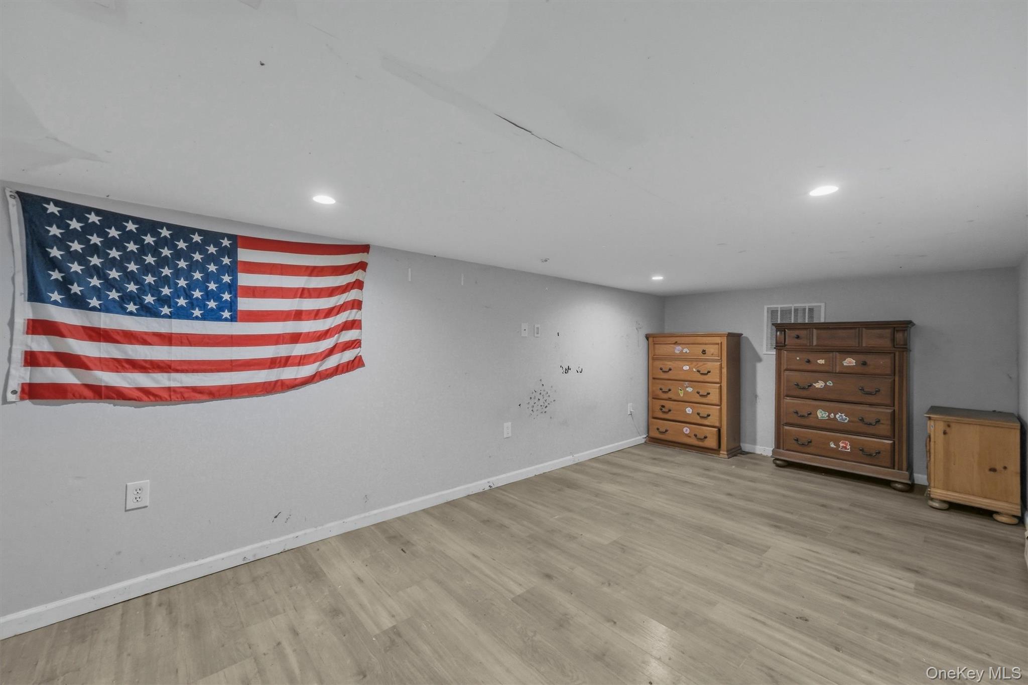 10 Dutchess Avenue