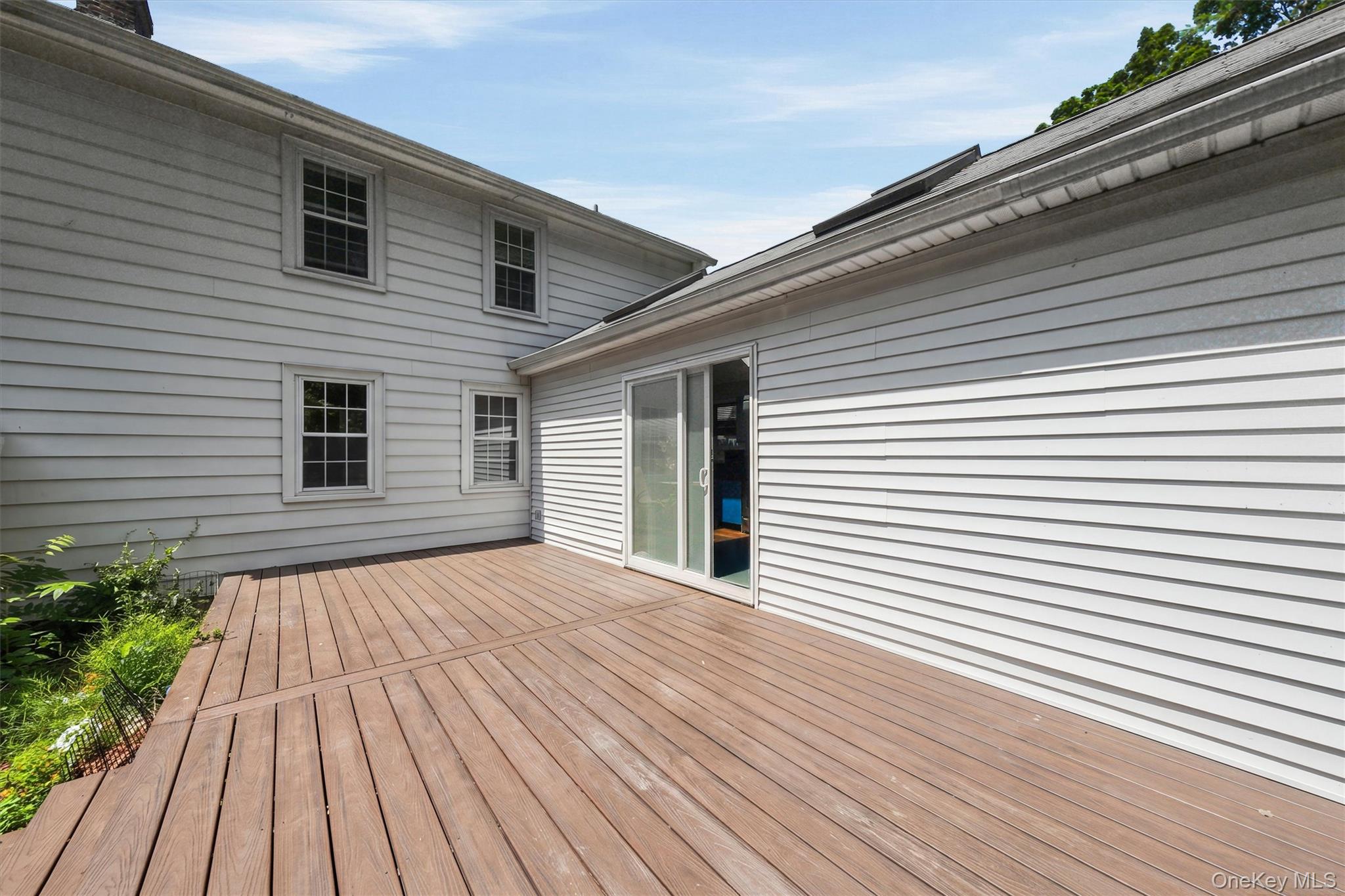 10 Dutchess Avenue
