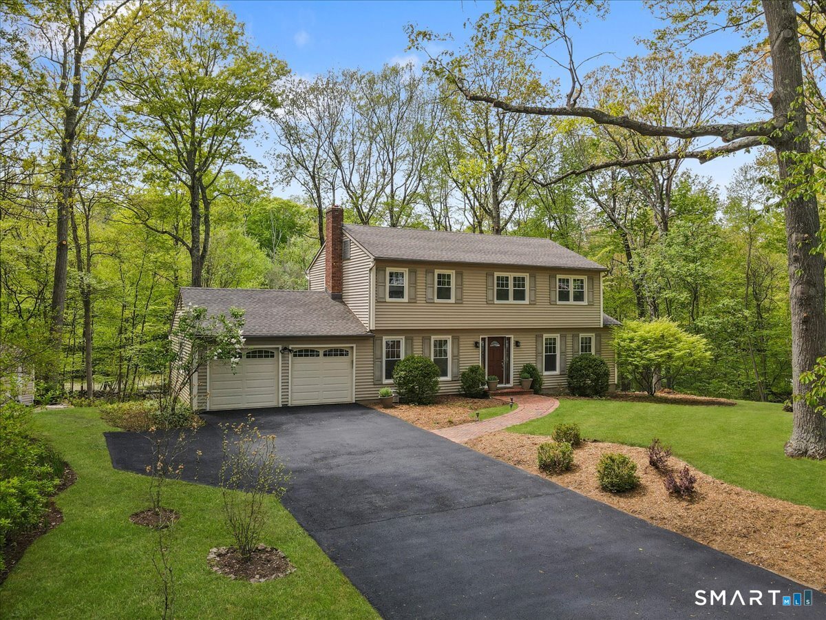 10 Silvermine Drive