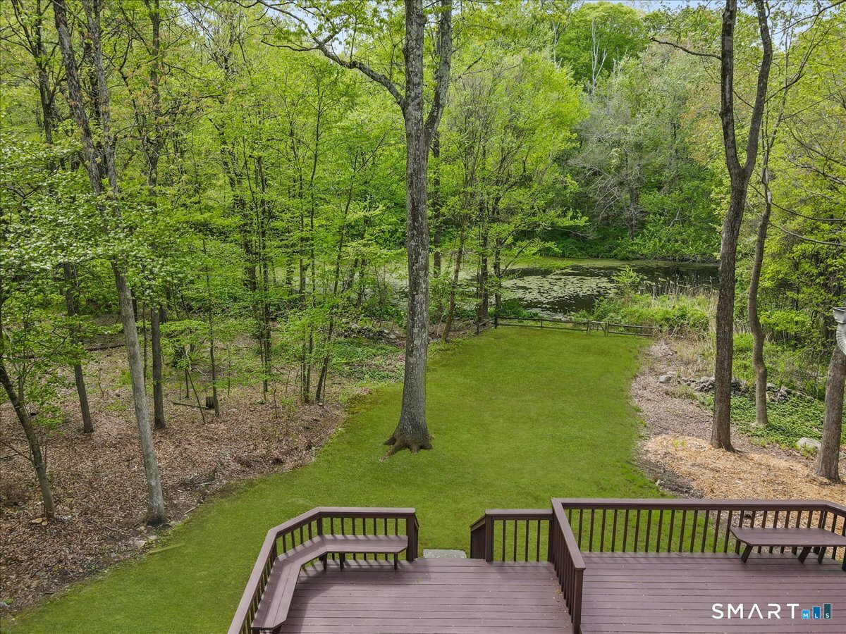 10 Silvermine Drive