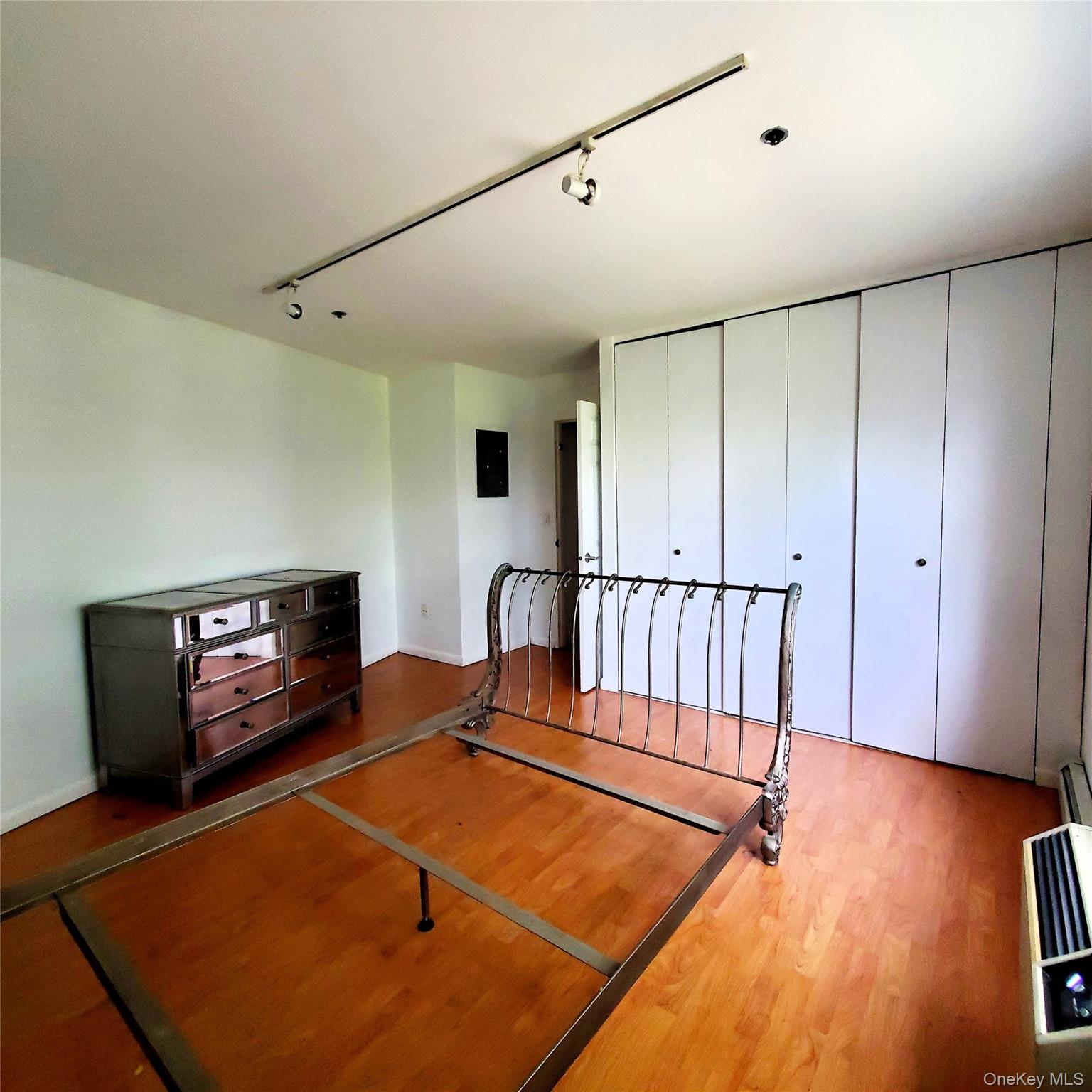 400 Mount Pleasant Avenue Unit: 3J