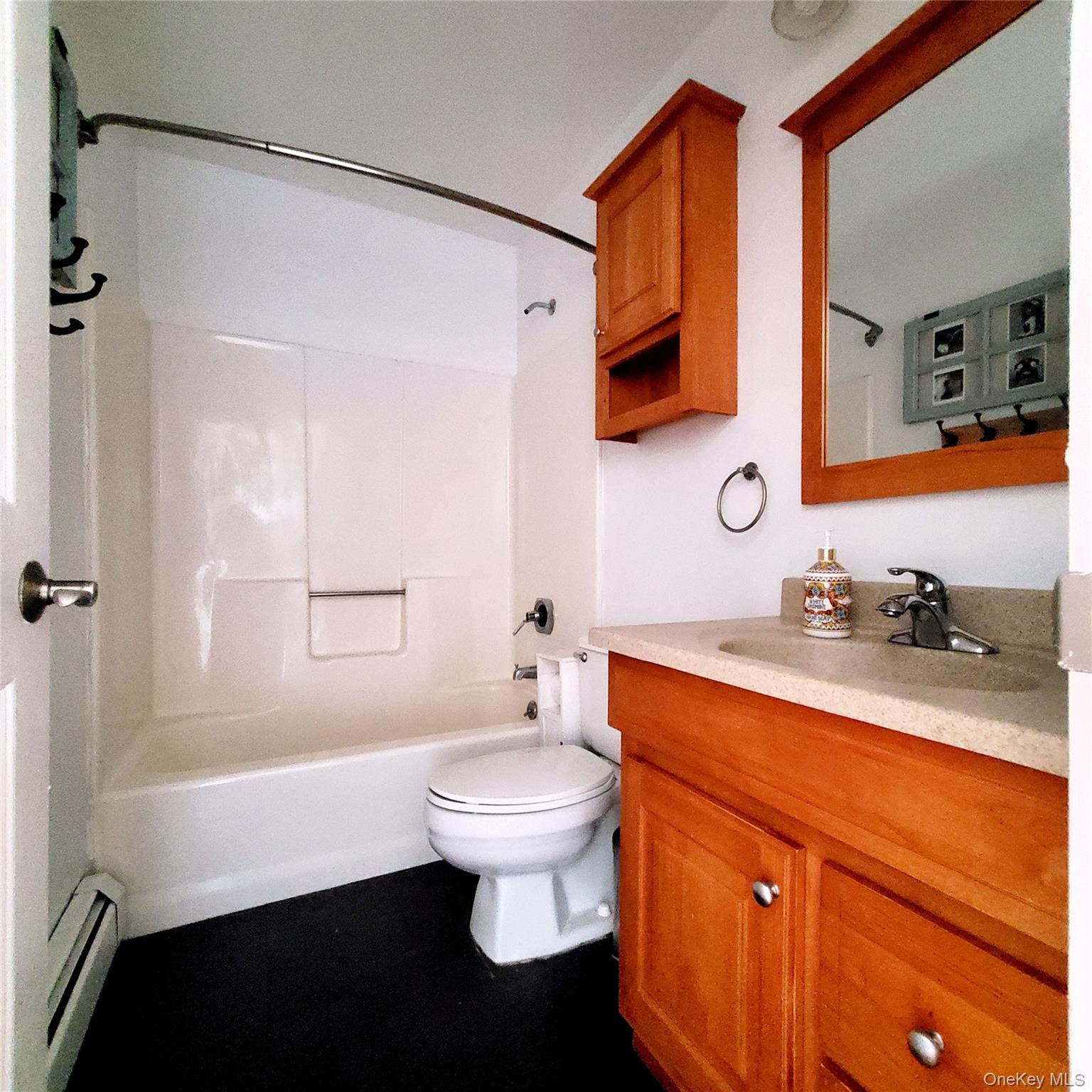 400 Mount Pleasant Avenue Unit: 3J