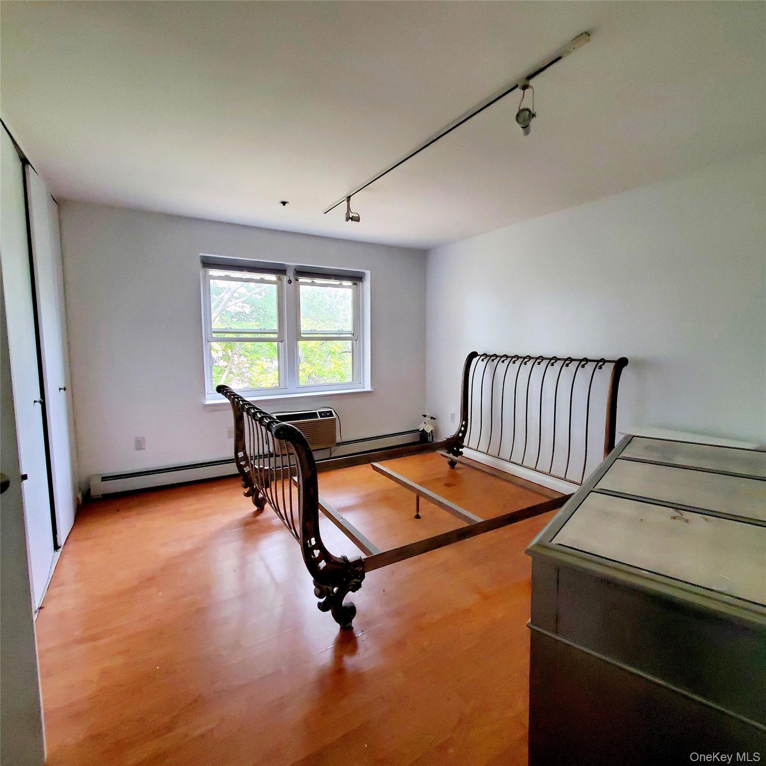 400 Mount Pleasant Avenue Unit: 3J