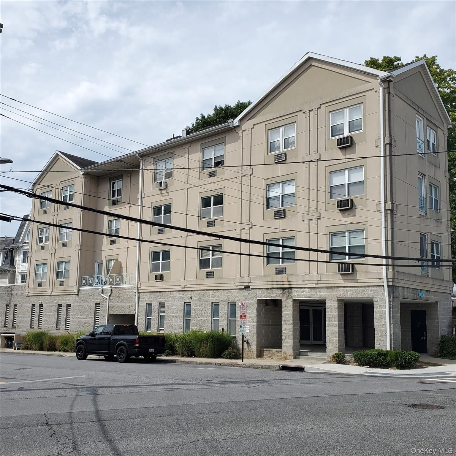 400 Mount Pleasant Avenue Unit: 3J