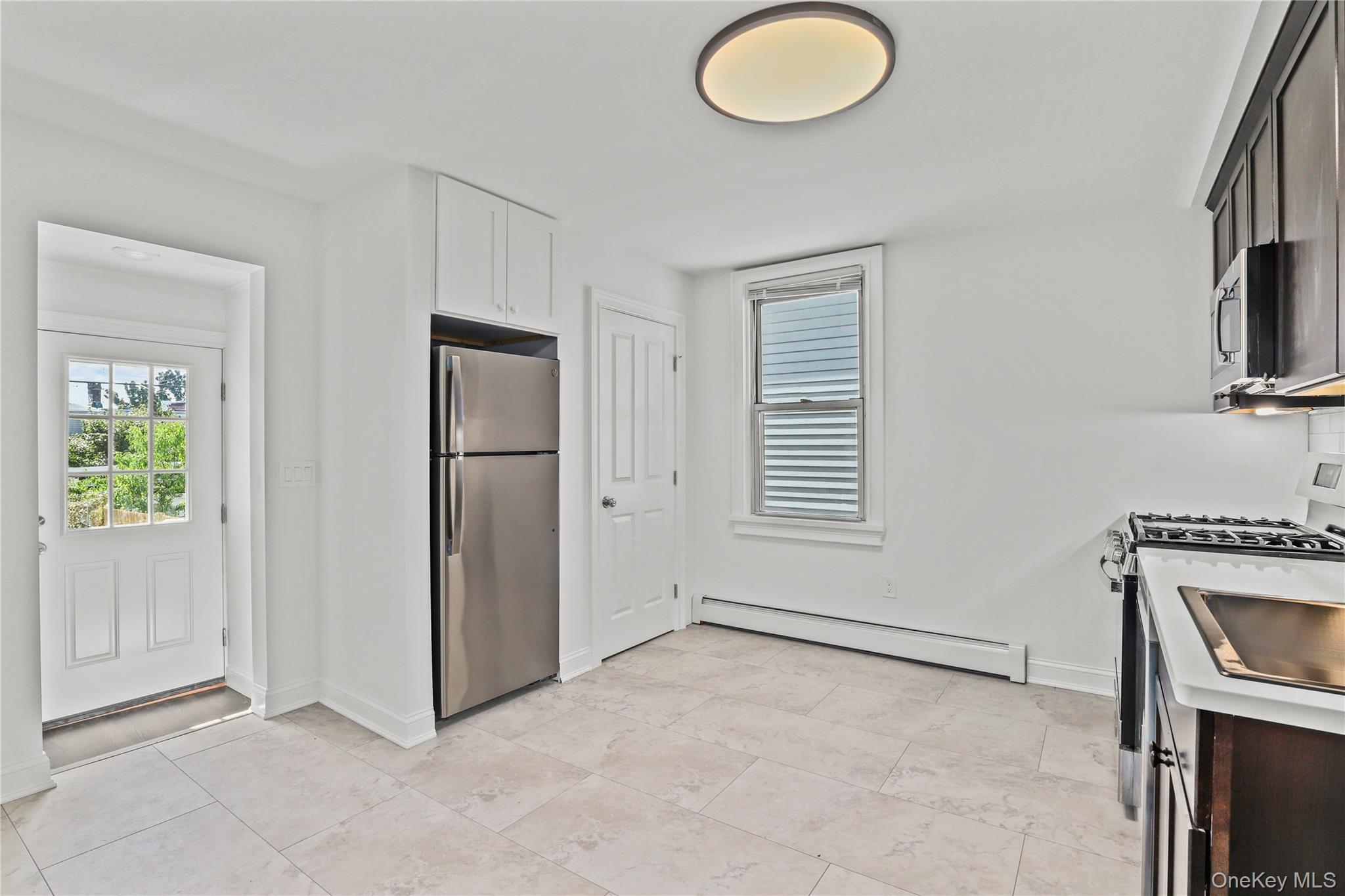148 Beekman Avenue Unit: Unit #1