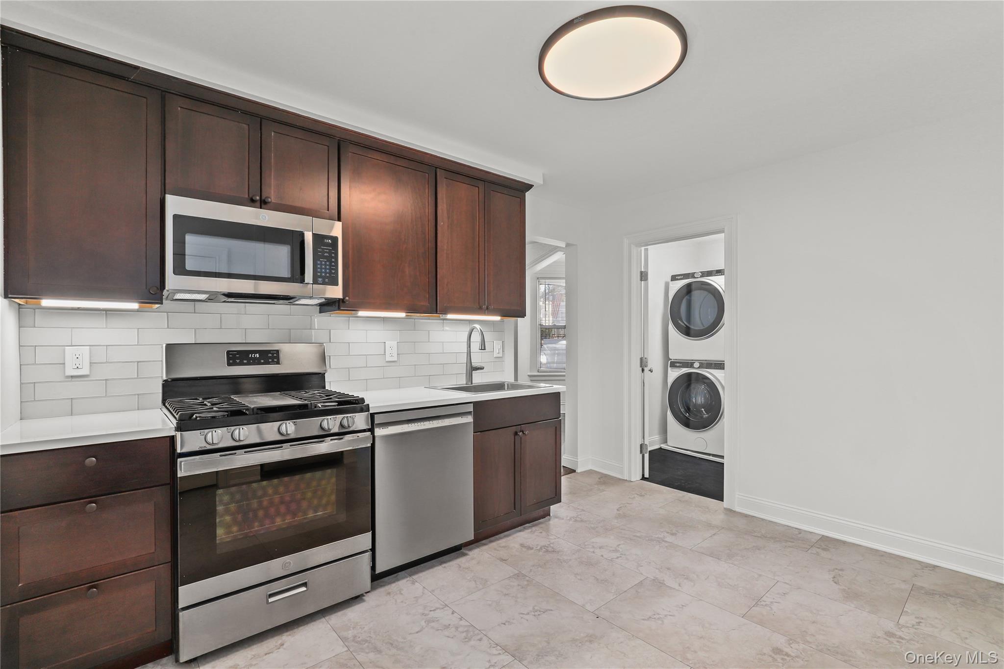 148 Beekman Avenue Unit: Unit #1