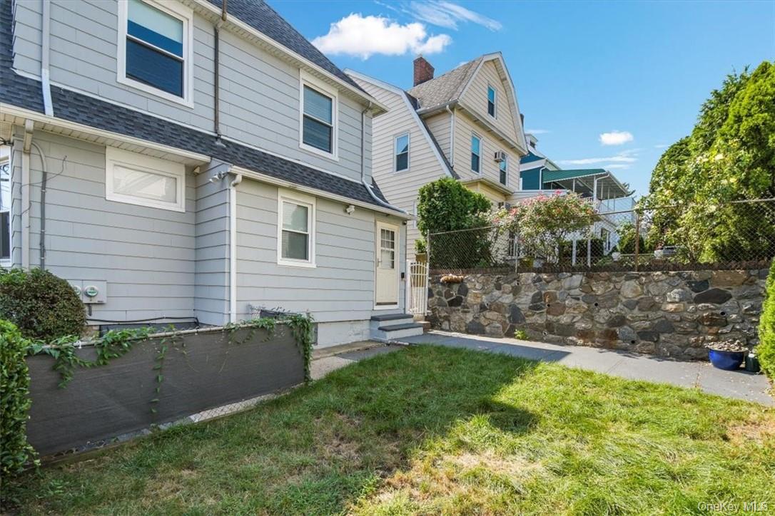 1 Bayview Avenue Unit: 2