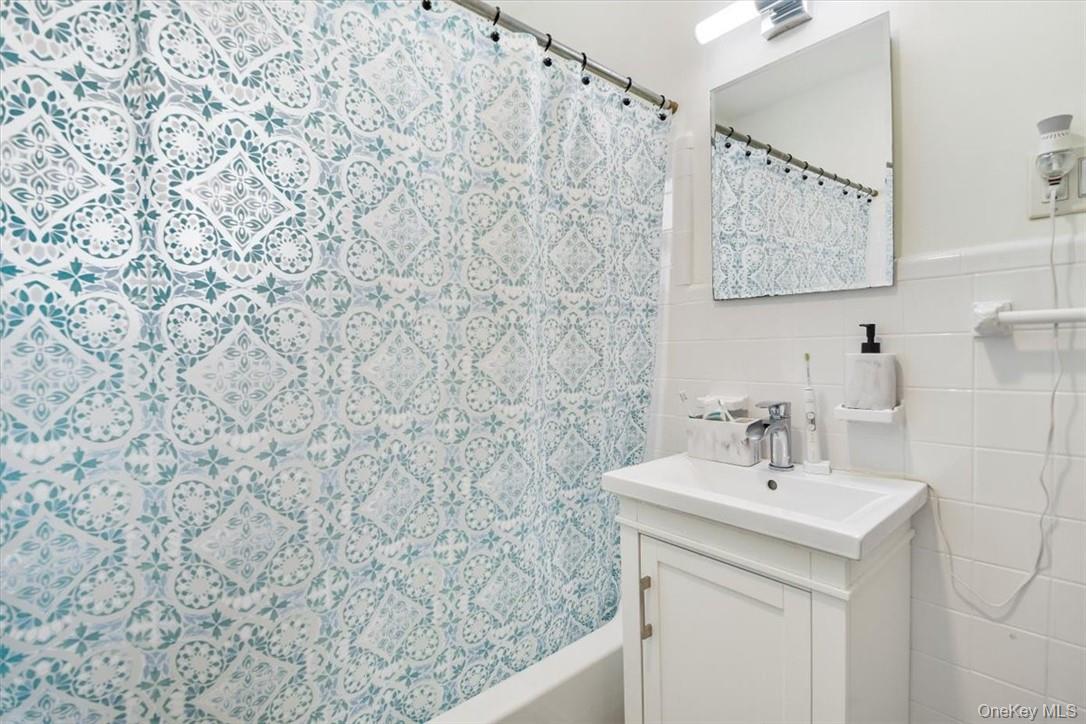 1 Bayview Avenue Unit: 2