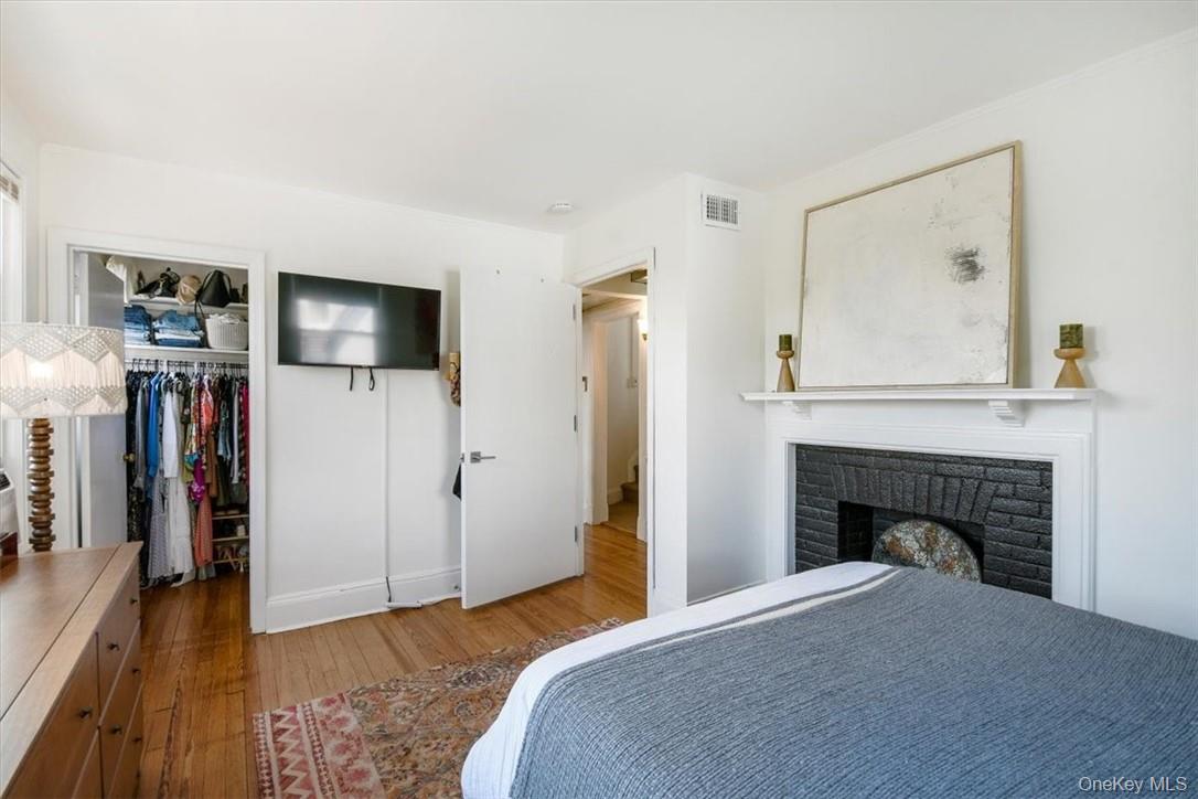 1 Bayview Avenue Unit: 2