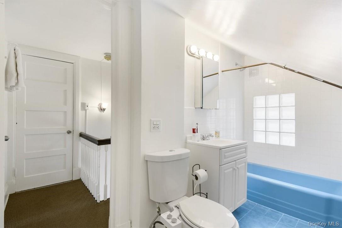 1 Bayview Avenue Unit: 2