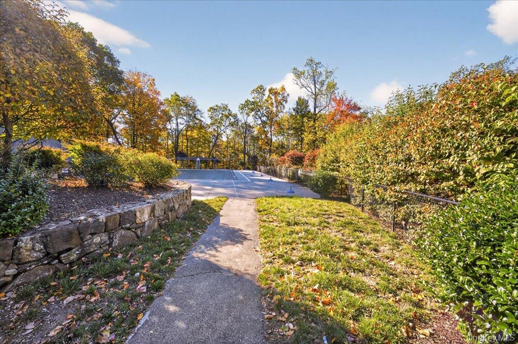 523 Heritage Hills Unit: B
