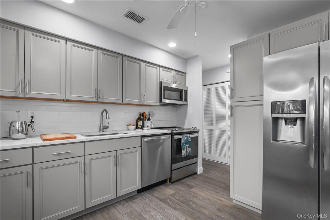 208 Harris Road Unit: EB3