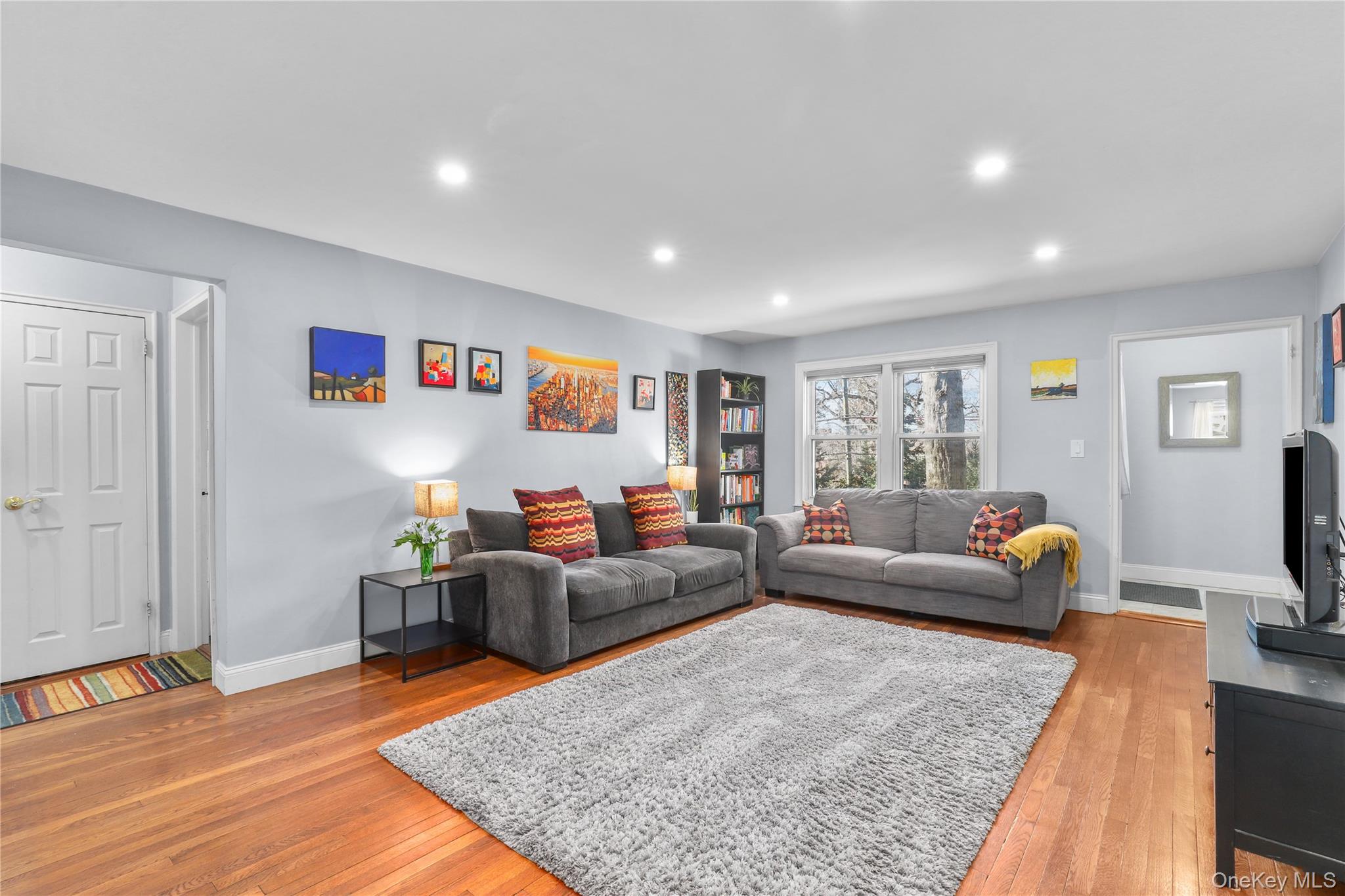 120 N Broadway Unit: 21D