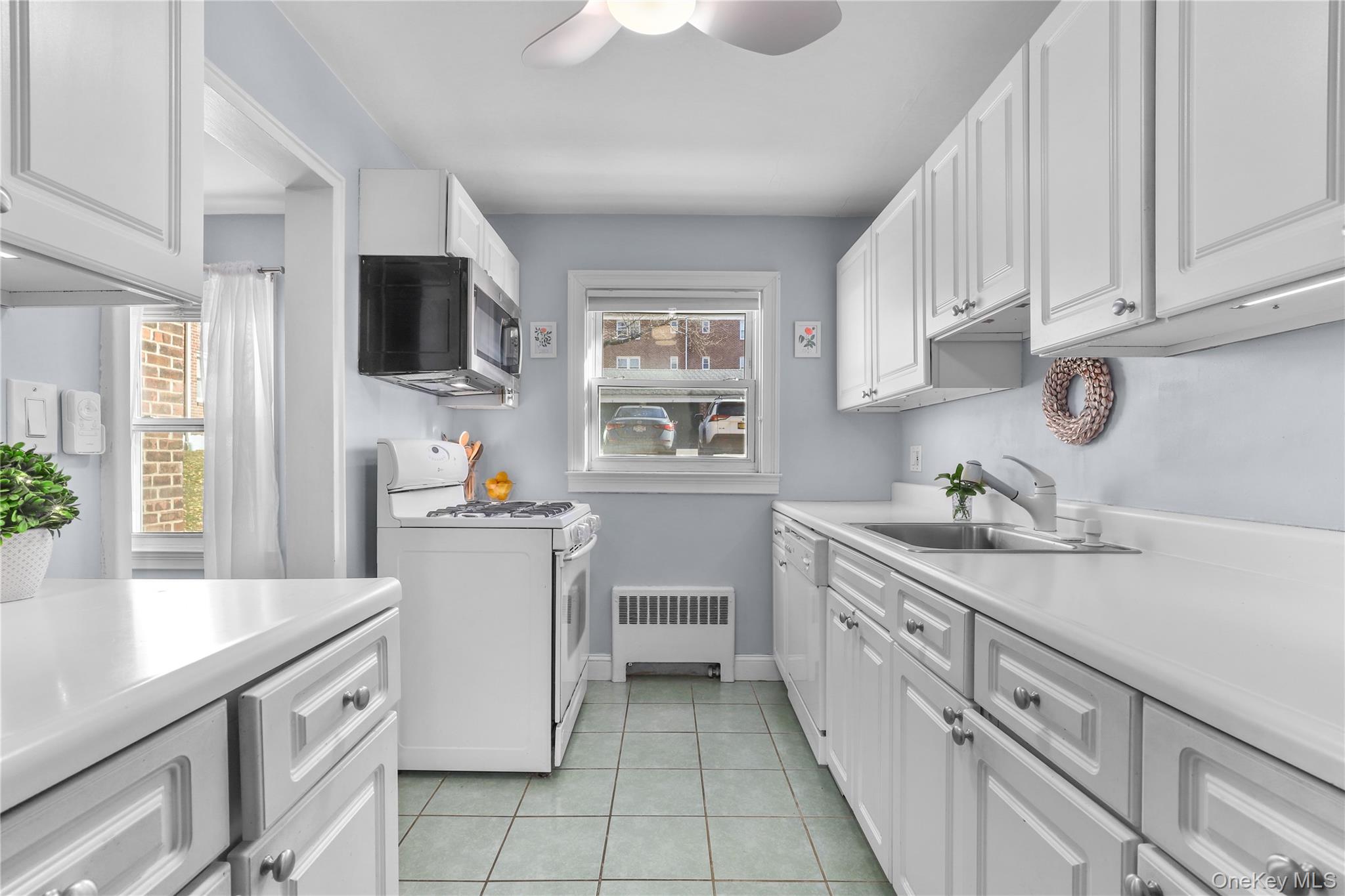 120 N Broadway Unit: 21D