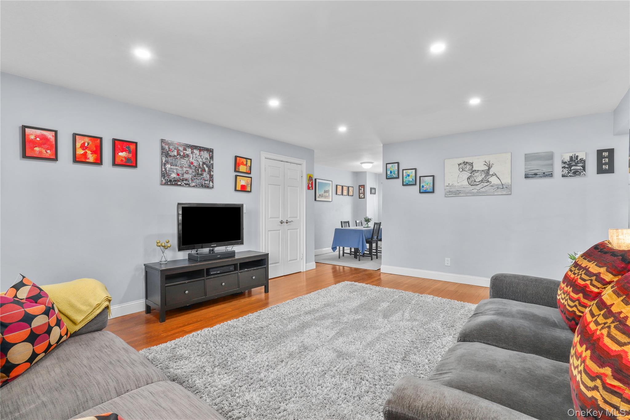 120 N Broadway Unit: 21D