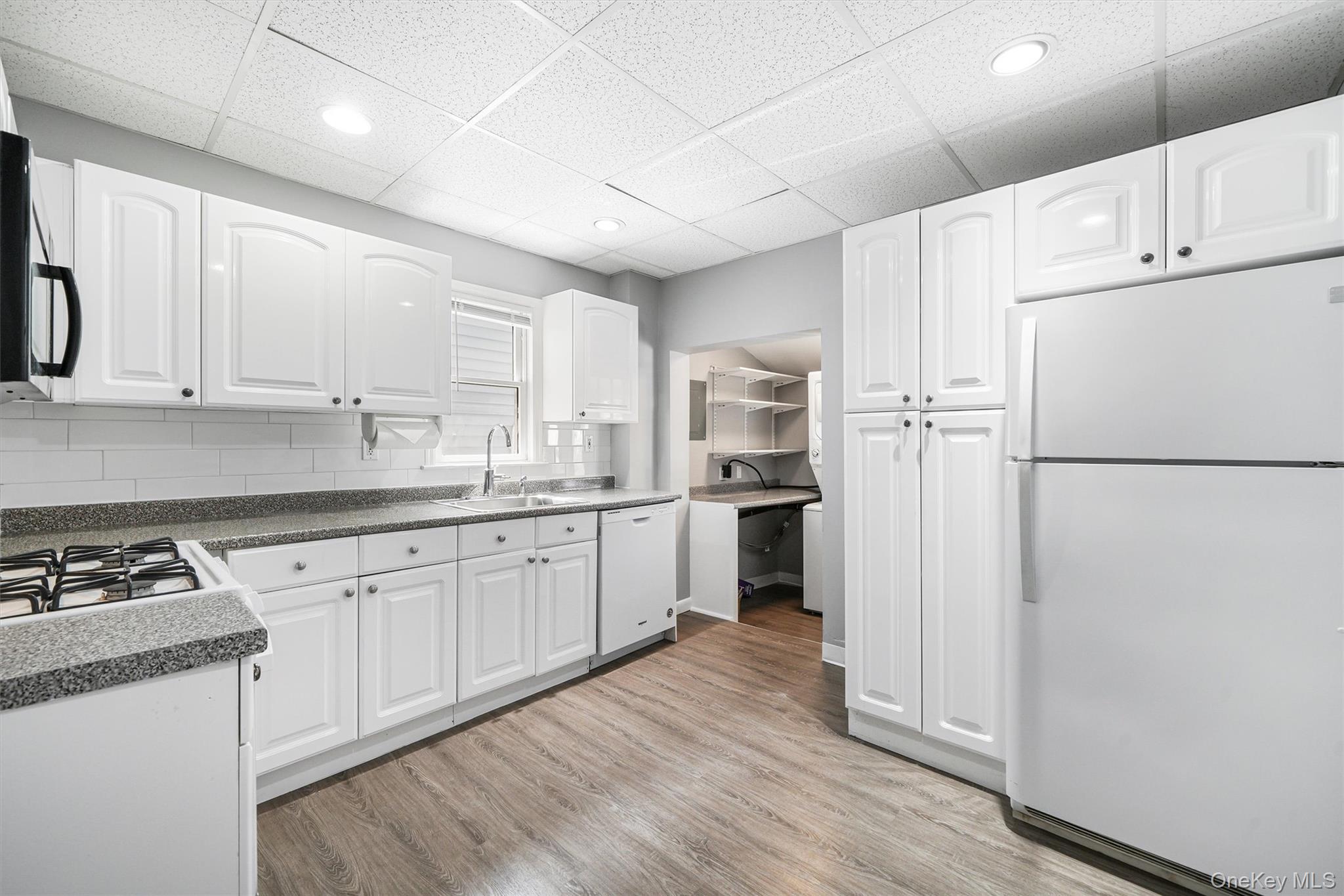 17 Lawrence Avenue Unit: 2