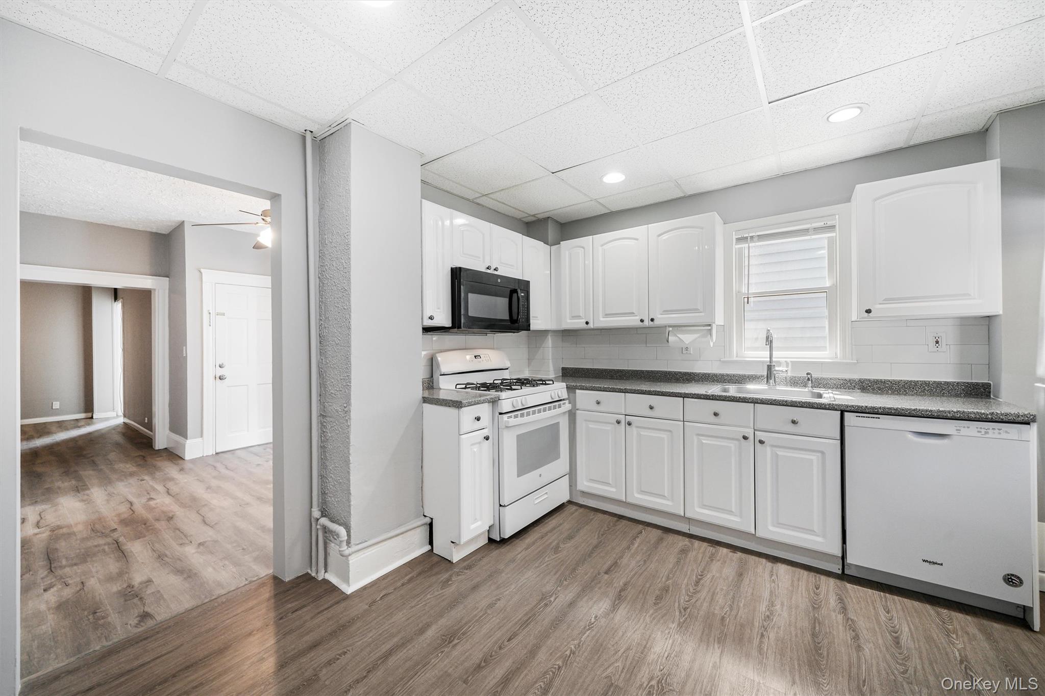 17 Lawrence Avenue Unit: 2