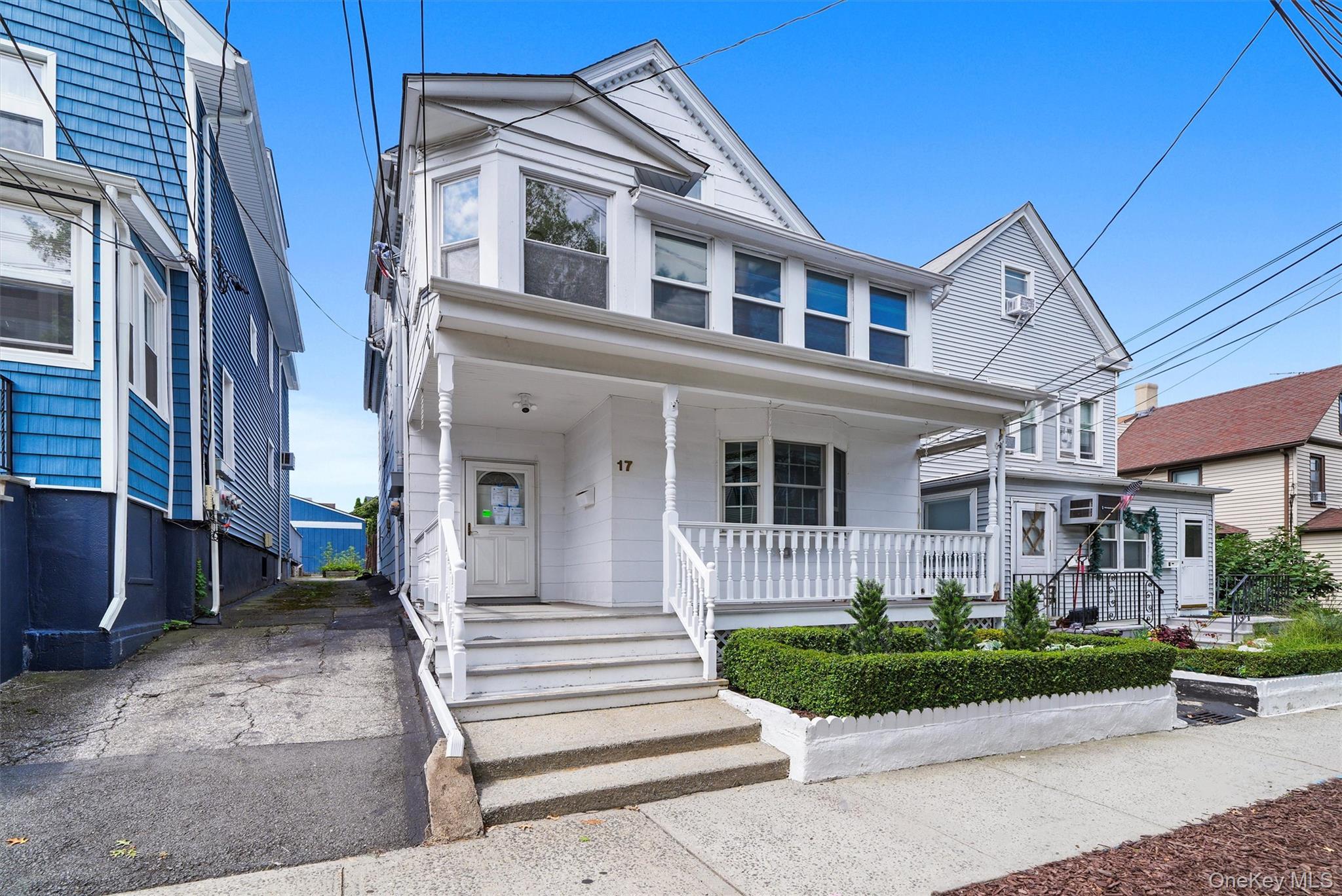 17 Lawrence Avenue Unit: 2