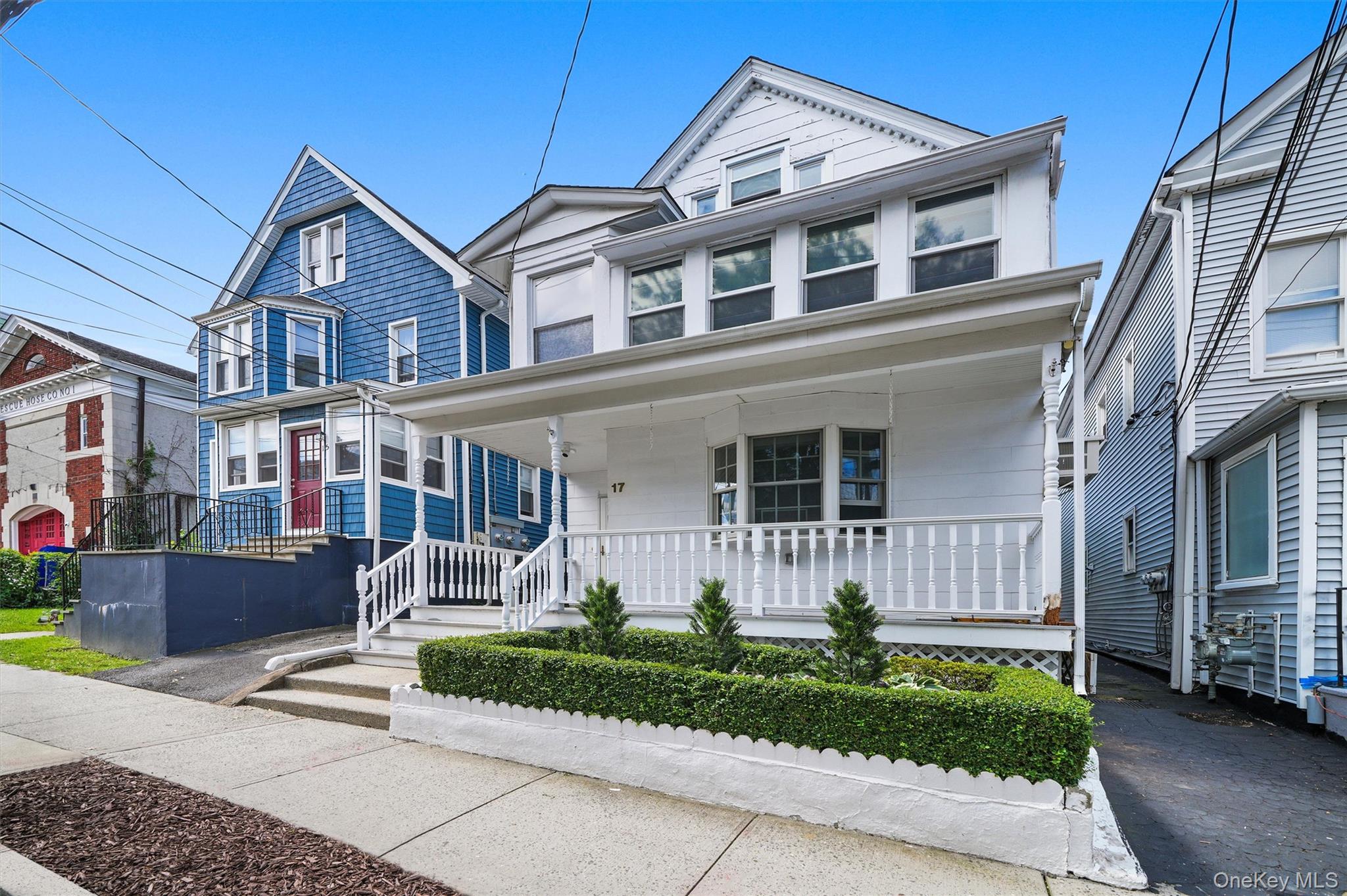 17 Lawrence Avenue Unit: 2