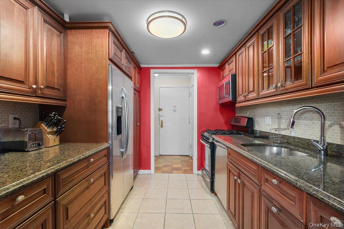 200 Diplomat Drive Unit: 8N