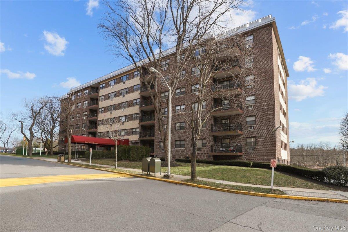 200 Diplomat Drive Unit: 8N