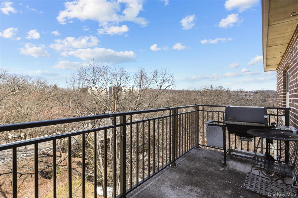 200 Diplomat Drive Unit: 8N