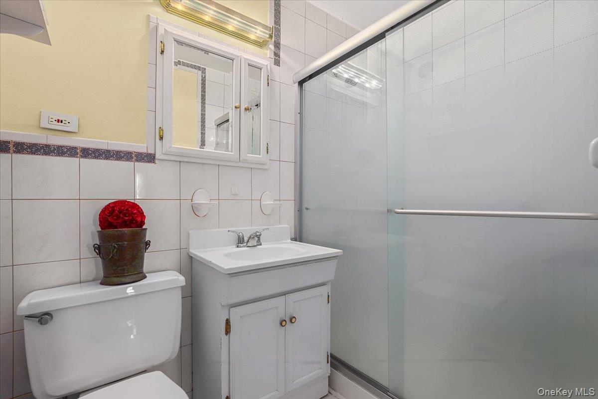 200 Diplomat Drive Unit: 8N