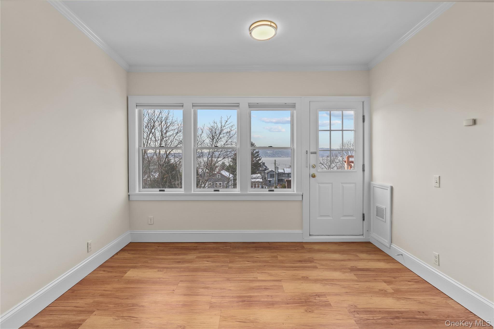 10 S Eckar Street Unit: 3