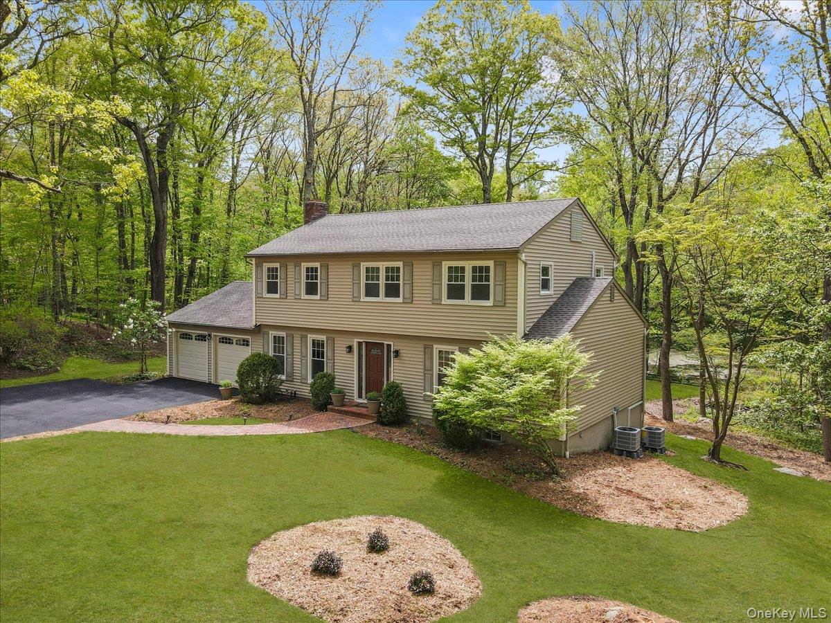 10 Silvermine Drive