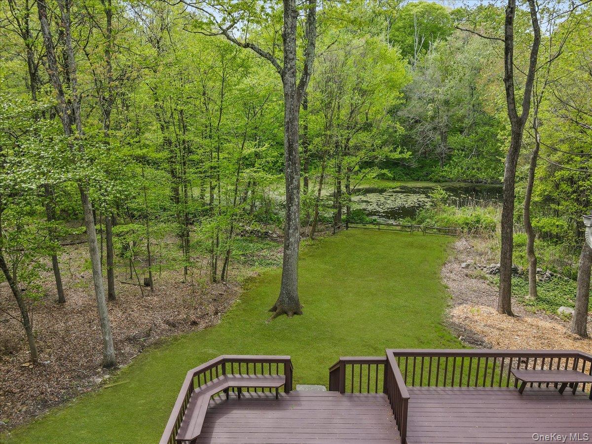 10 Silvermine Drive