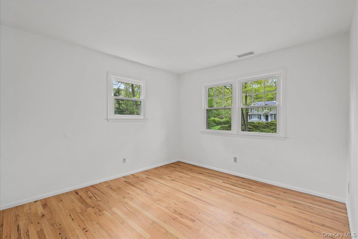 10 Silvermine Drive