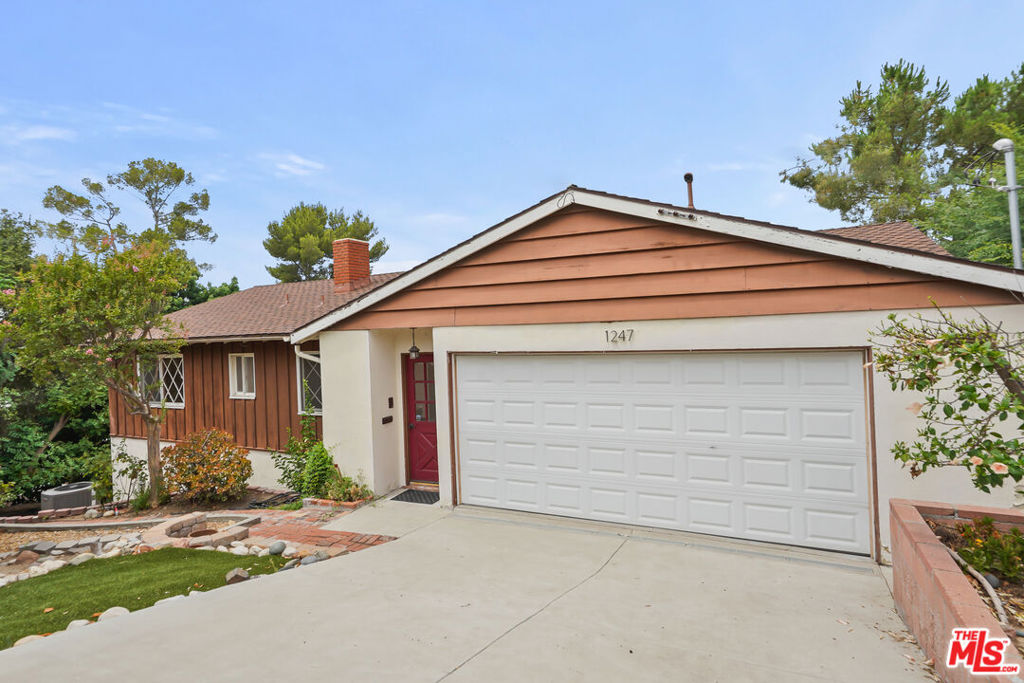 1247 Rock View Street