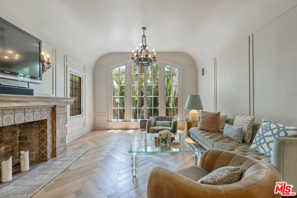 807 S Muirfield Road