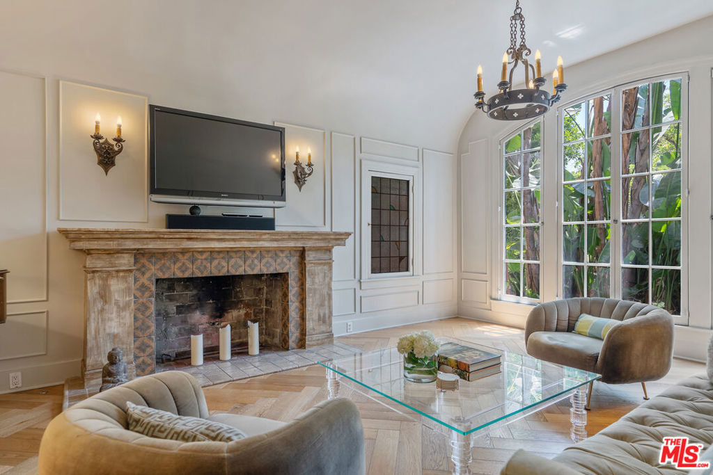 807 S Muirfield Road