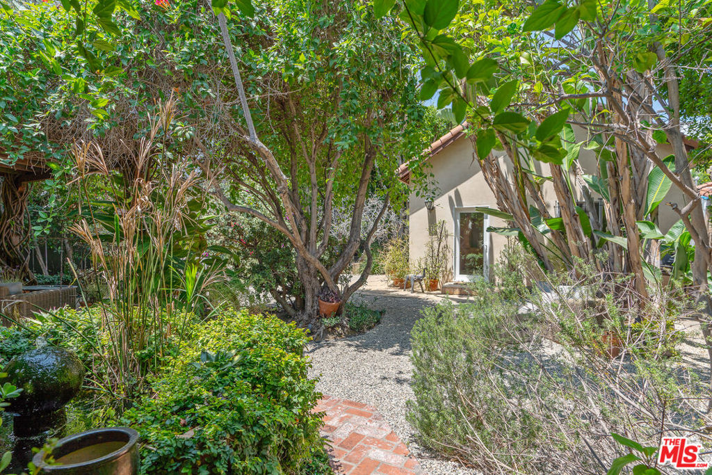 807 S Muirfield Road