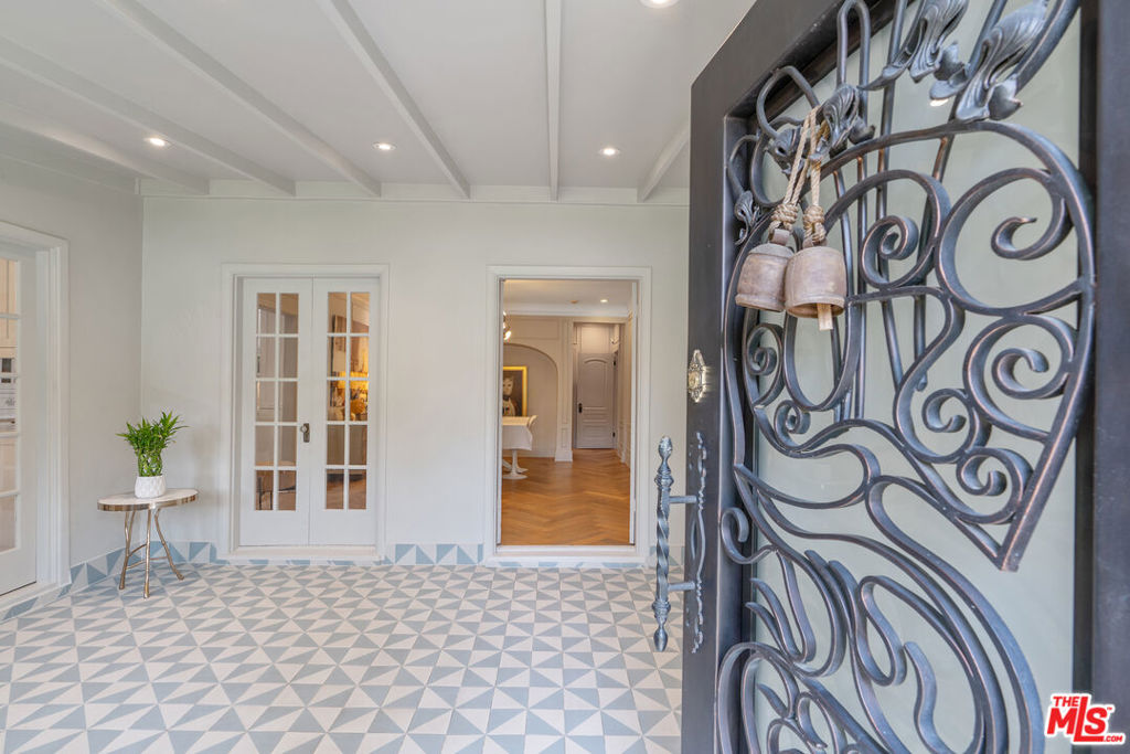 807 S Muirfield Road