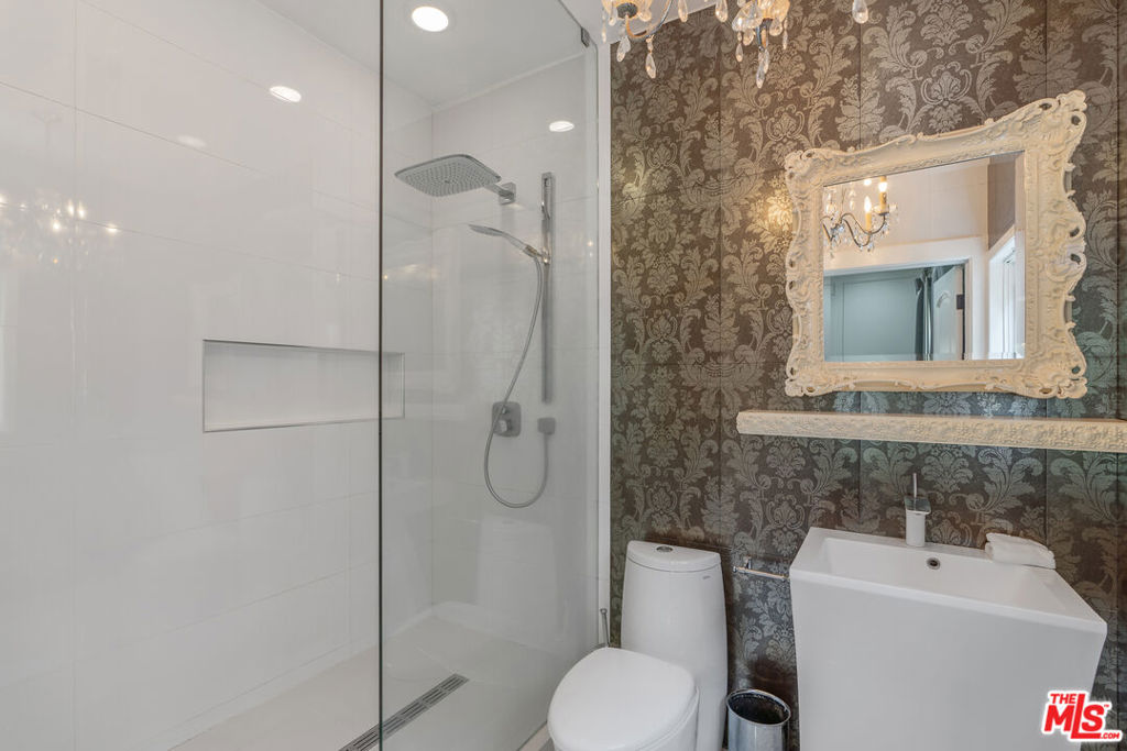 807 S Muirfield Road