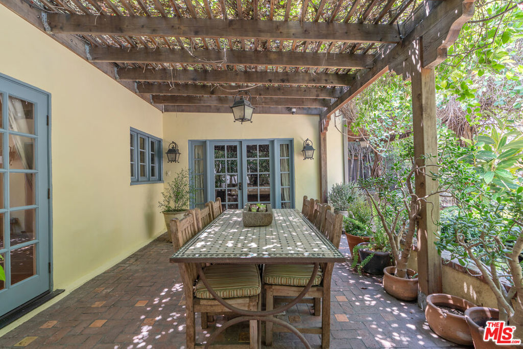 807 S Muirfield Road